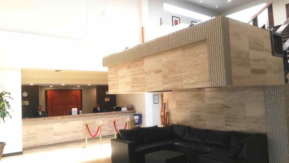 Casa Grande Chihuahua Hotel Exterior photo The lobby of the hotel