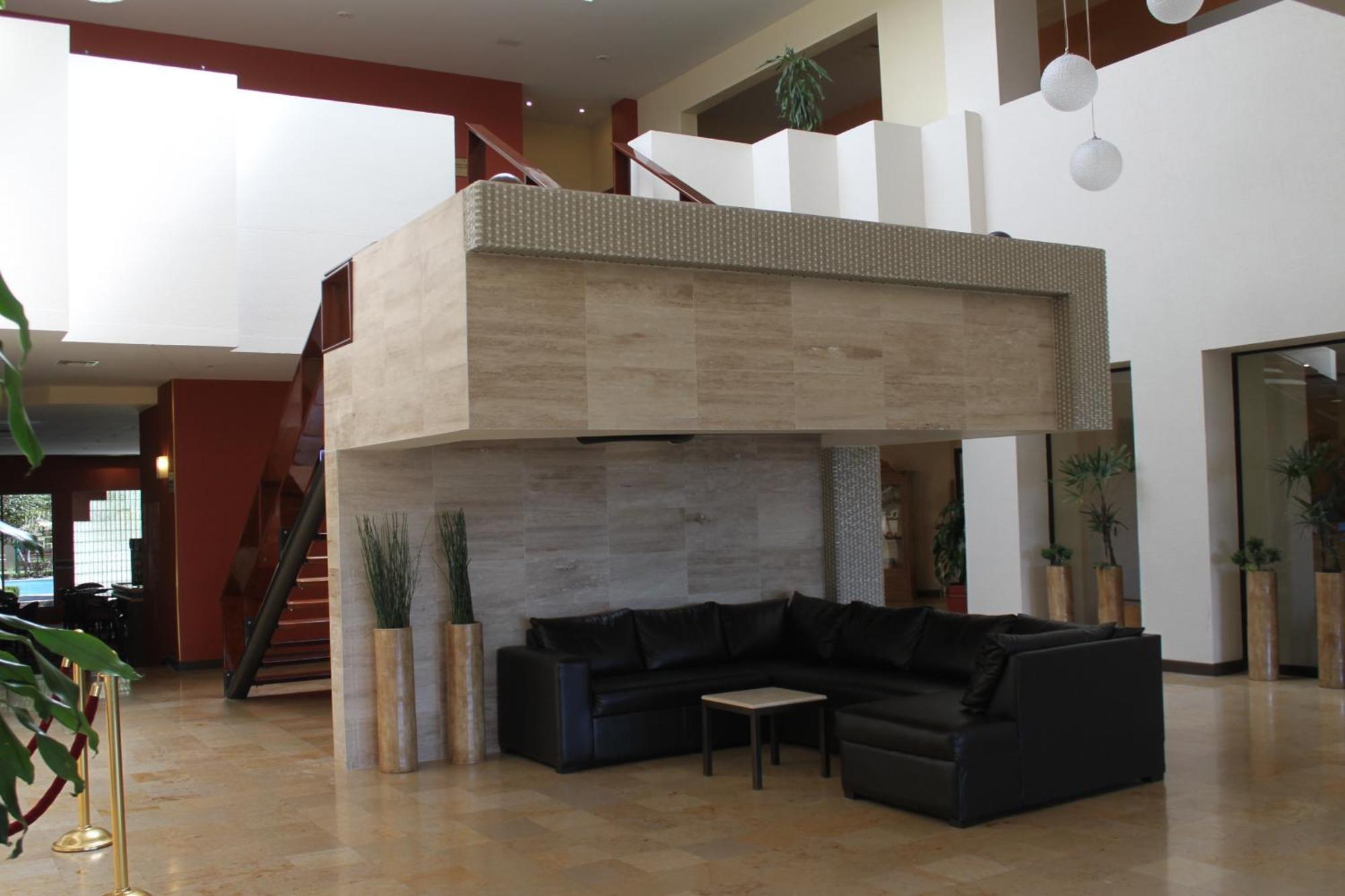 Casa Grande Chihuahua Hotel Exterior photo The lobby of the hotel