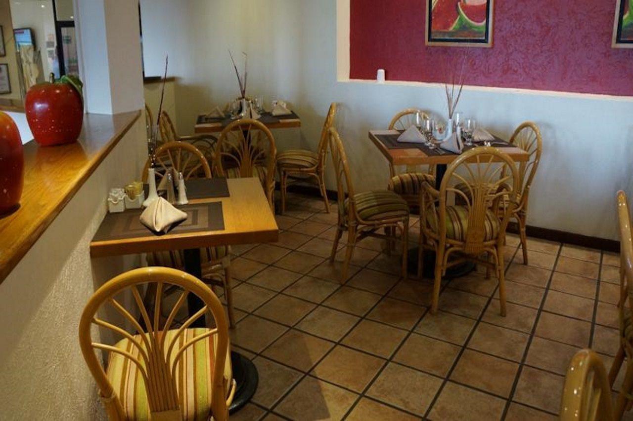Casa Grande Chihuahua Hotel Exterior photo Interior of a restaurant in the United States